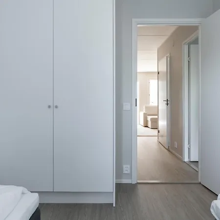 3 Makuuhuonetta, Sauna *