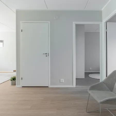 3 Makuuhuonetta, Sauna *