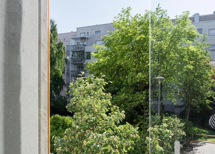 3 Makuuhuonetta, Sauna