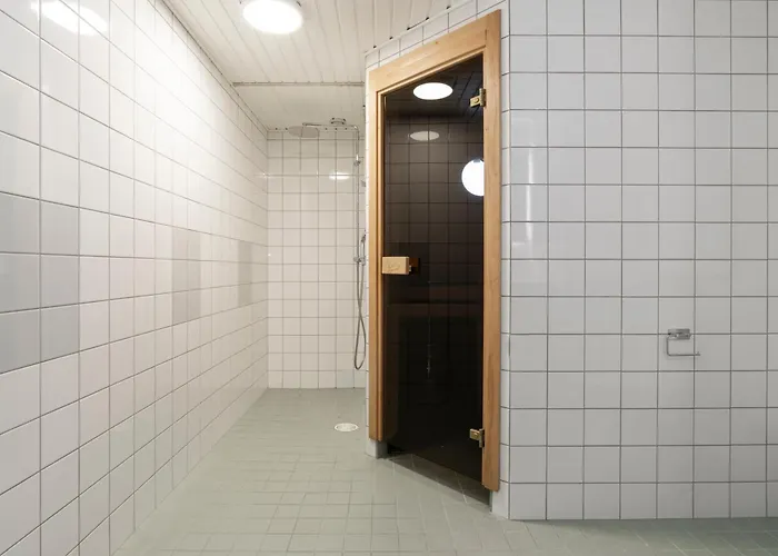 3 Makuuhuonetta, Sauna * هلسنكي