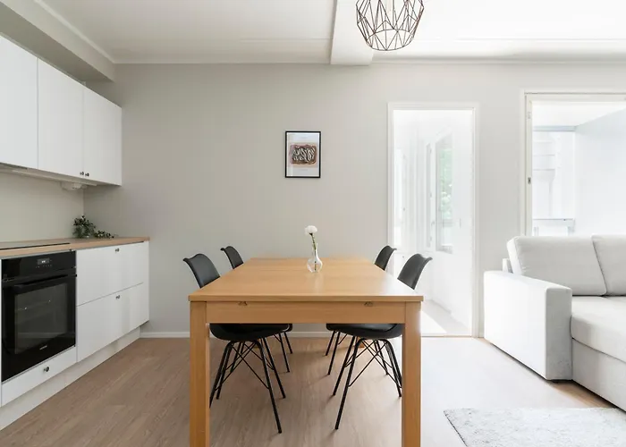 Apartmán Renovated 3 Bedroom Family With Sauna And Parking *