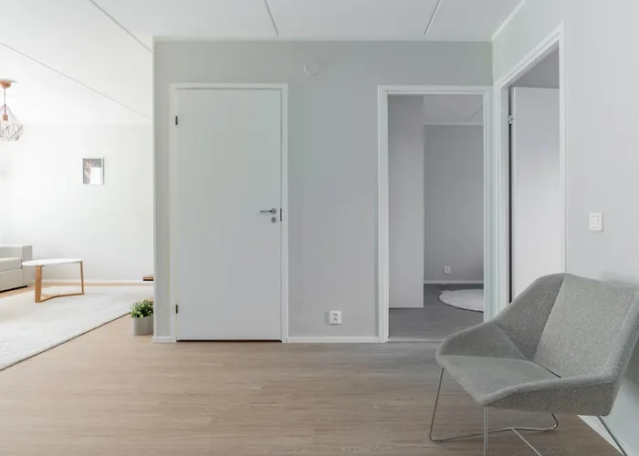 3 Makuuhuonetta, Sauna *