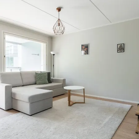 Renovated 3 Bedroom Family With Sauna And Parking Lägenhet Helsingfors