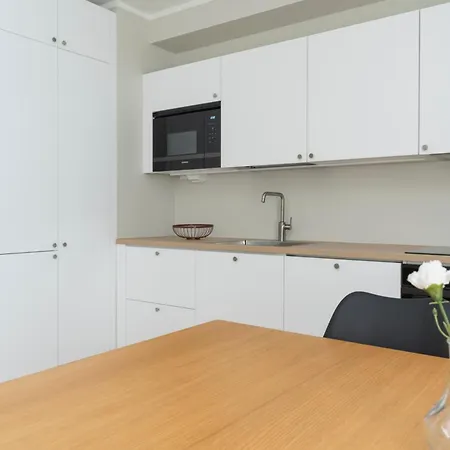 3 Makuuhuonetta, Sauna *